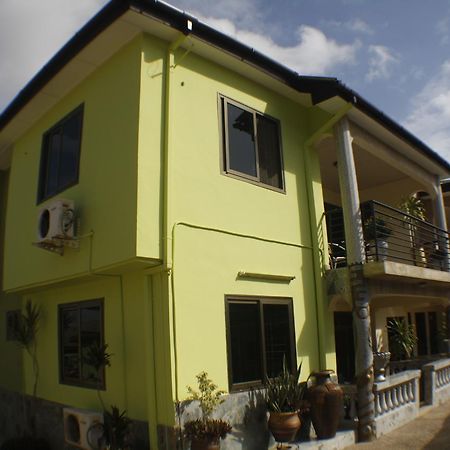 Dokua Royal Hotel Kwabenya Exterior photo