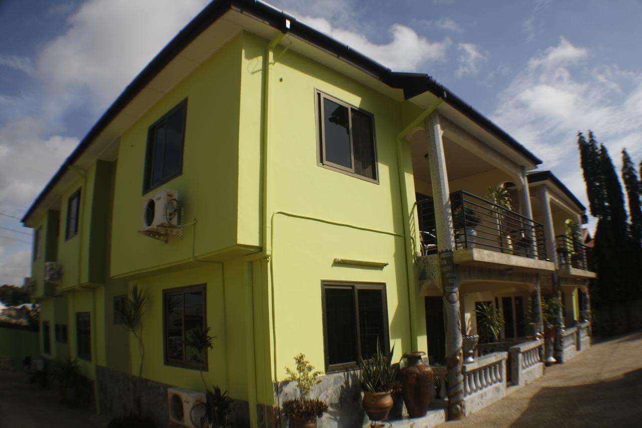Dokua Royal Hotel Kwabenya Exterior photo